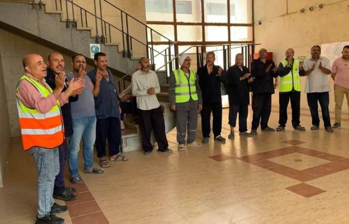 بالبلدي: مطالبات
      بانعقاد
      عاجل
      لـ«القومي
      للأجور»
      وزيادة
      الحد
      الأدنى
      للقطاع
      الخاص