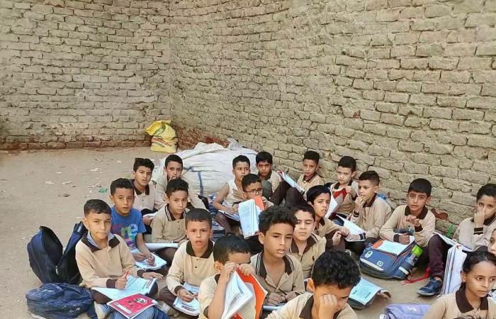 بالبلدي : إحالة
      معلمة
      ومديرة
      للتحقيق..
      التفاصيل
      الكاملة
      لواقعة
      افتراش
      تلاميذ
      الصف
      الثاني
      الابتدائي
      الأرض
      بالشرقية