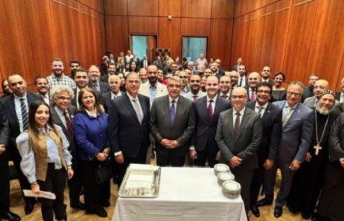 بالبلدي : مصر
      وألمانيا
      تبحثان
      تعزيز
      التعاون
      التنموي
      ومسارات
      تنقل
      العمالة