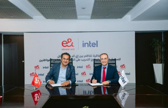 بالبلدي : ضمن
      مبادرة
      “AI
      for
      Citizens”…اتفاقية
      تفاهم
      بين
      إي
      آند
      مصر
      وإنتل
      لتسهيل
      الوصول
      لبرامج
      التدريب
      على
      الذكاء
      الاصطناعي
      للمواطنين