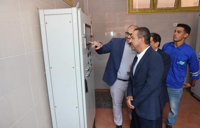 بالبلدي: بالصور..
      محافظ
      المنوفية
      يفتتح
      محطتي
      صرف
      صحي
      كفر
      قرشوم
      وكوم
      الشيخ
      عبيد
      بتلا
