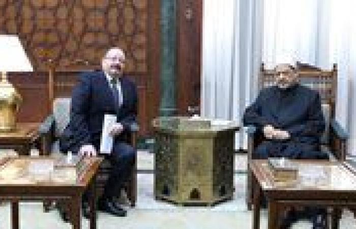 بالبلدي: شيخ
      الأزهر
      يستقبل
      سفير
      سلوفاكيا
      بالقاهرة
      لبحث
      تعزيز
      التعاون
      المشترك