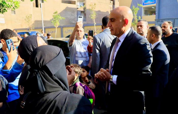 بالبلدي: وزير
      التعليم
      ومحافظ
      القاهرة
      يفتتحان
      مجمع
      مدارس
      الشبراويشي
      بدار
      السلام
      ويتابعان
      انتظام
      العملية
      التعليمية