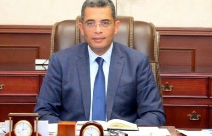 بالبلدي : محافظ
      البحر
      الأحمر
      يوجه
      بتغيير
      المسارات
      المرورية
      بالغردقة..
      وعودة
      الحركة
      إلى
      اتجاهاتها
      السابقة