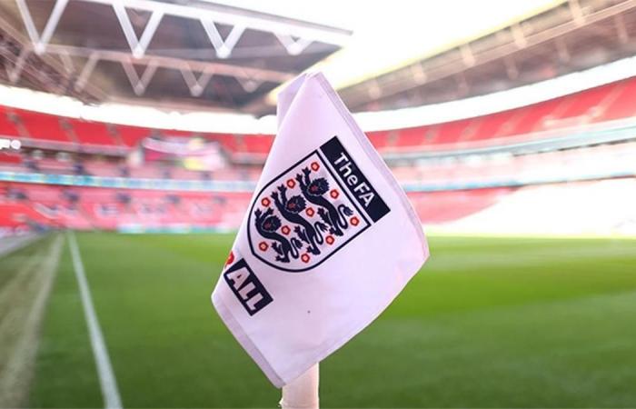 بالبلدي : رسميًا..
      الاتحاد
      الإنجليزي
      يصدر
      بيانًا
      بشأن
      إدانة
      مانشستر
      سيتي
