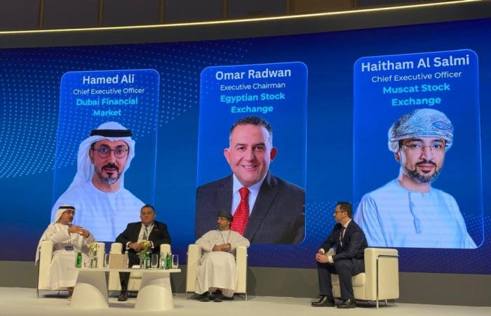 بالبلدي : رئيس
      البورصة
      المصرية
      يشارك
      في
      الجلسة
      النقاشية
      للمؤتمر
      السنوي
      لجمعية
      علاقات
      المستثمرين
      في
      الشرق
      الأوسط