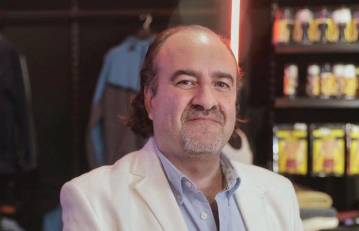 بالبلدي : «إمبراطور
      للملابس
      الجاهزة»
      تشارك
      في
      معرض
      «Cairo
      Fashion
      &
      Tex»
      لتعزيز
      تنافسية
      المنتج
      المصري