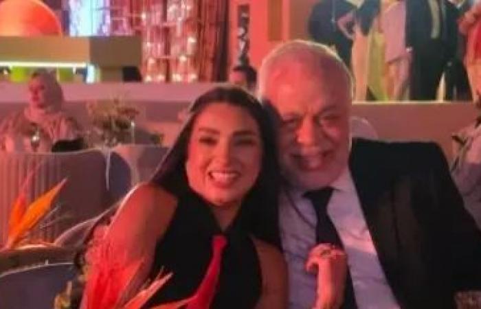 بالبلدي: بحضور
      نجوم
      الفن..
      الصور
      الكاملة
      لـ
      حفل
      زفاف
      ديانا
      هشام