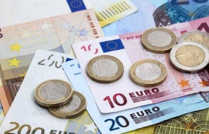 بالبلدي : سعر
      اليورو
      اليوم
      السبت
      3
      أكتوبر
      2026..
      «استقرار
      نسبي»