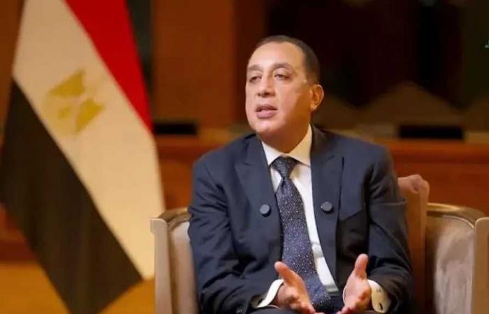 رئيس
      الوزراء:
      الدولة
      اضطرت
      إلى
      تحمل
      جانب
      كبير
      من
      الاستثمارات
      في
      البنية
      الأساسية