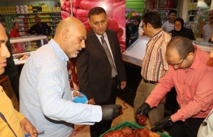 بالبلدي: خلال
      جولة
      رقابية
      بشرق
      شبرا
      الخيمة..
      محافظ
      القليوبية:
      لا
      تهاون
      في
      ضبط
      الأسعار
