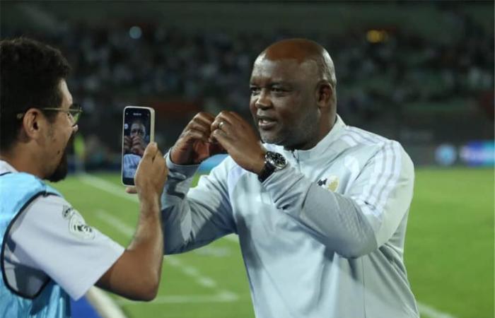 بالبلدي : موسيماني
      بعد
      الفوز
      على
      مصر:
      نحن
      مثل
      الأهلي..
      وماذا
      لو
      كان
      لدي
      زيزو
      وعاشور؟