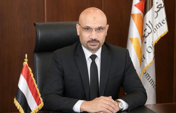 بالبلدي : رئيس
      شعبة
      المحمول:
      مستحقات
      التجار
      تتأخر..
      ونطالب
      بإخراج
      الهواتف
      من
      السلع
      الكمالية