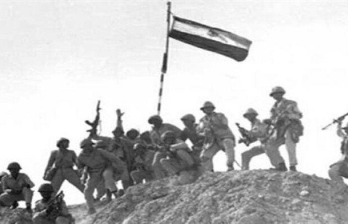 بالبلدي: اللواء
      محمد
      قشقوش
      يروي
      أسرار
      الإعداد
      لحرب
      أكتوبر..
      من
      1967
      إلى
      العبور
      والسلام