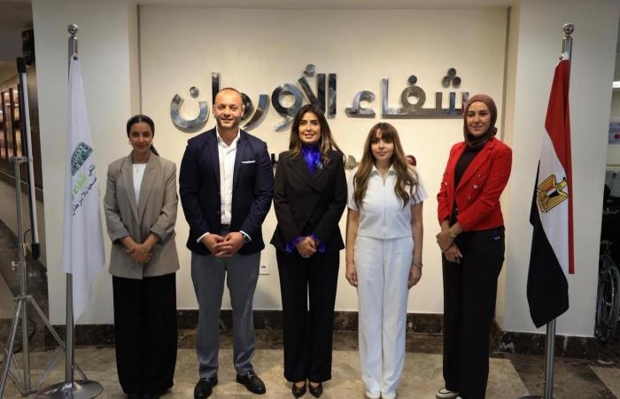 بالبلدي : البنك
      الأهلي
      المصري
      يفتتح
      وحدة
      جهاز
      السيكلوترون
      بمستشفيات
      شفاء
      الأورمان
      بالأقصر