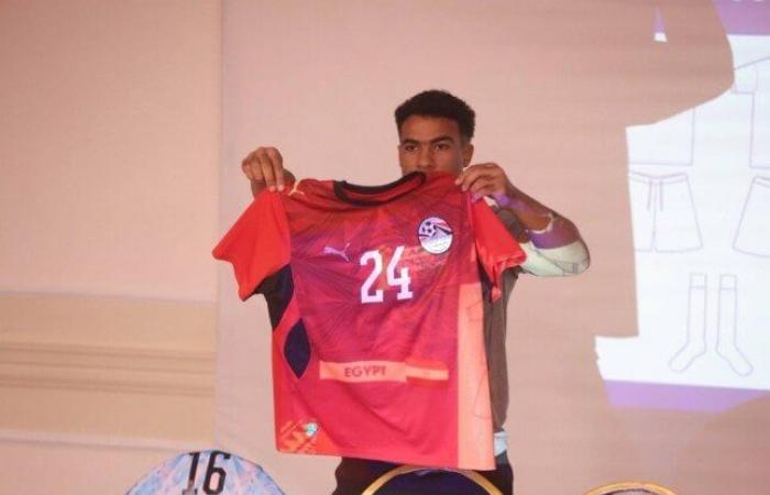 بالبلدي : منتخب
      مصر
      للشباب
      بالقميص
      الأحمر
      أمام
      الجزائر
      في
      تصفيات
      شمال
      إفريقيا