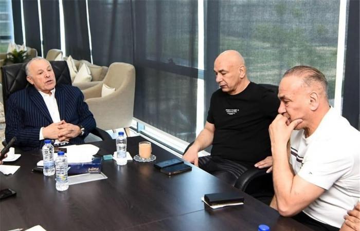 بالبلدي : قرار
      عاجل
      من
      اتحاد
      الكرة
      عقب
      انتهاء
      معسكر
      منتخب
      مصر
