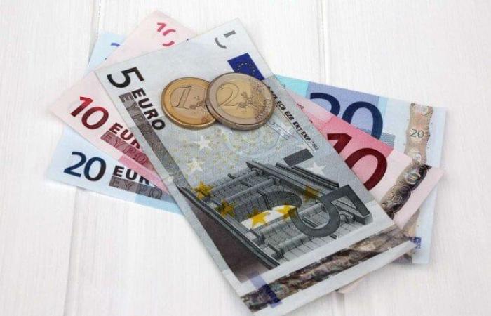 بالبلدي: سعر
      اليورو
      مقابل
      الجنيه
      اليوم
      الثلاثاء
      6
      أكتوبر
      2026