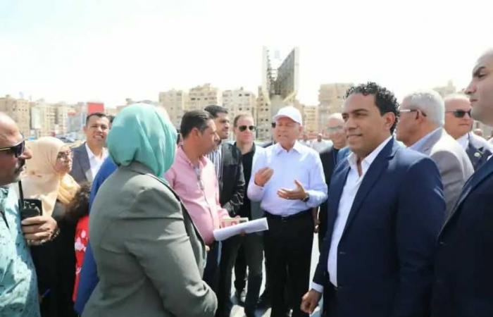 محافظ
      القاهرة
      يطلق
      اسم
      الشهيد
      أحمد
      سمير
      على
      أحد
      شوارع
      المعراج
      السفلى