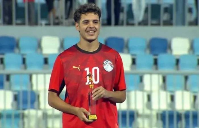 محمود
      صلاح
      يتوج
      بجائزة
      أفضل
      لاعب
      في
      بطولة
      شمال
      أفريقيا