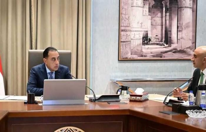 رئيس
      الوزراء
      يستعرض
      الحوافز
      المستدامة
      لتشجيع
      القطاع
      الخاص
      على
      إدارة
      مدارس
      التكنولوجيا
      التطبيقية