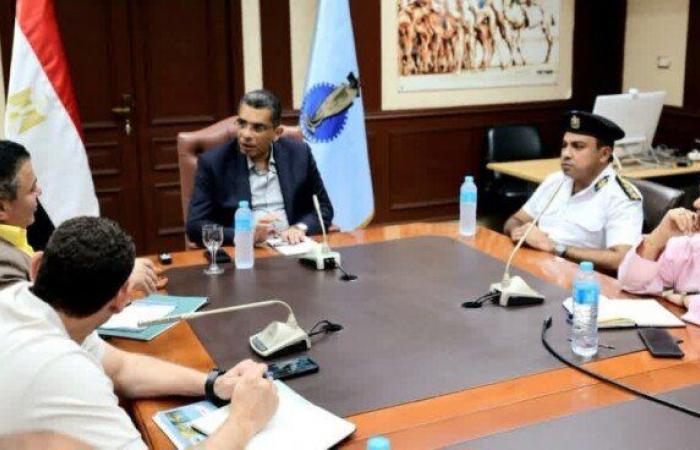 بالبلدي : محافظ
      البحر
      الأحمر
      يستعرض
      تجربة
      المخطط
      المروري
      المقترح
      بالغردقة