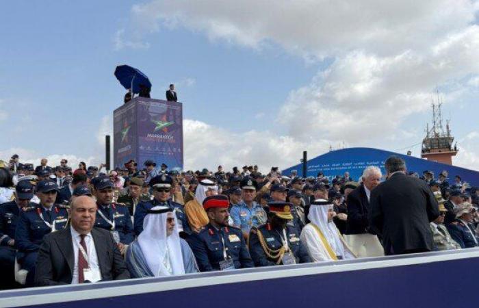 بالبلدي: وزير
      الطيران
      يبحث
      شراكات
      جديدة
      بمعرض
      مراكش
      للطيران
      2026