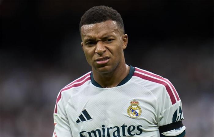 بالبلدي : على
      خطى
      مبابي..
      لاعب
      ريال
      مدريد
      يتحدى
      مورينيو
      قبل
      مواجهة
      فياريال