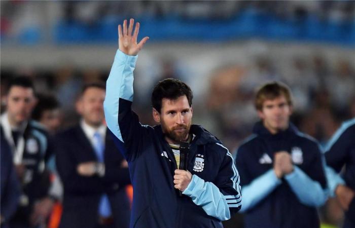 بالبلدي : ميسي
      يقسم
      في
      خطاب
      مؤثر:
      لا
      أريد
      ترك
      منتخب
      الأرجنتين..
      وحققت
      حلمي