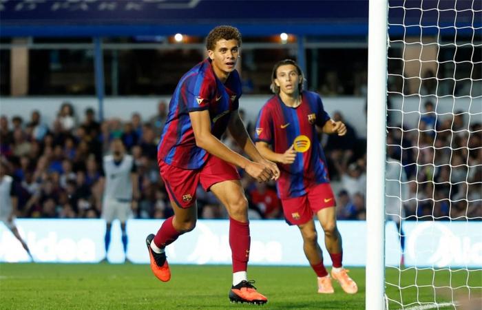 بالبلدي : لاعب
      برشلونة
      يهدد
      بقاء
      حمزة
      عبد
      الكريم
      مع
      الفريق
      الأول