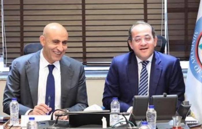 بالبلدي: زيادة
      مرتبات
      المعلمين
      العام
      الدراسي
      المقبل..
      المالية
      والتعليم
      تبحثان
      آليات
      تحسين
      دخول
      المعلمين
