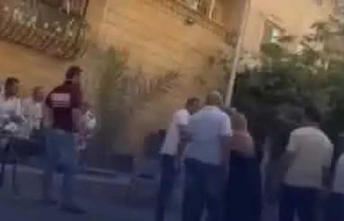 الداخلية
      تكشف
      حقيقة
      مشادة
      بين
      سيدة
      ومسئول
      بالحي
      خلال
      تنفيذ
      قرار
      إزالة
      بالمقطم
