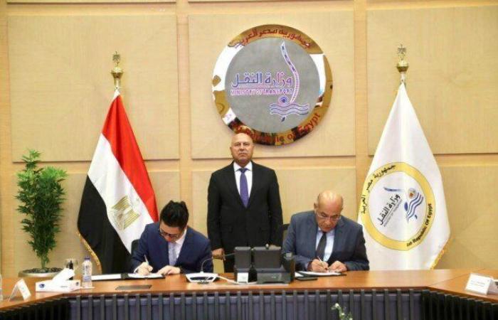 بالبلدي: كامل
      الوزير
      يشهد
      اتفاقًا
      مع
      شركة
      صينية
      لإنشاء
      محطة
      جديدة
      بميناء
      المكس
