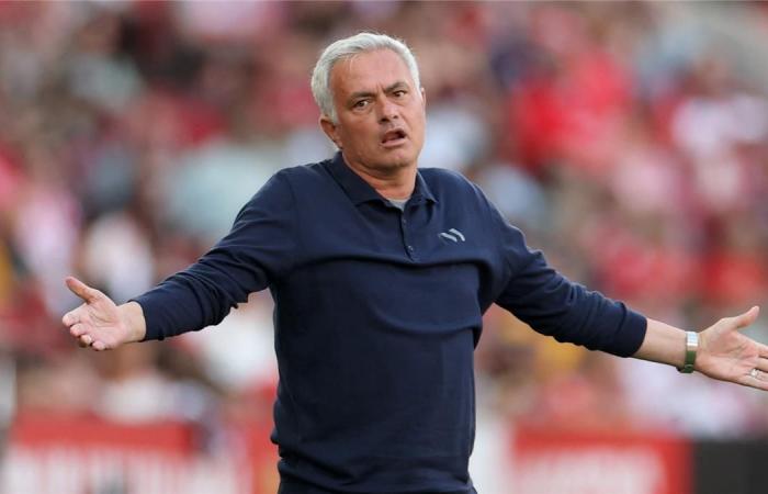 بالبلدي : غضب
      عارم
      في
      ريال
      مدريد
      بسبب
      موعد
      مباراة
      فالنسيا
      بالدوري
      الإسباني
