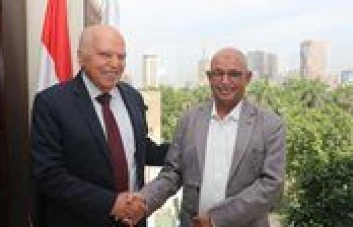 بالبلدي: نقيب
      المعلمين
      يبحث
      مع
      وفد
      سوداني
      تعزيز
      التعاون
      وتبادل
      الخبرات
      النقابية