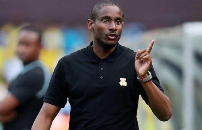 بالبلدي : أحمد
      دويدار:
      موكوينا
      يتفوق
      على
      عموتة
      ومعتمد
      جمال..
      ورحيل
      بيزيرا
      وحسام
      عبد
      المجيد
      أضر
      بالزمالك