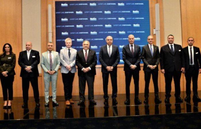 بالبلدي: حلقة
      نقاشية
      حول
      العمليات
      الجوية
      الاستراتيجية
      بقمة
      «ميدأير
      لأمن
      الطيران
      2026»
      بالقاهرة