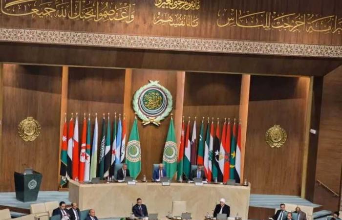 الجامعة
      العربية:
      حقوق
      الفلسطينيين
      ليست
      محل
      مساومة..
      والاستيطان
      والتهجير
      لن
      يصنعا
      سلاما
