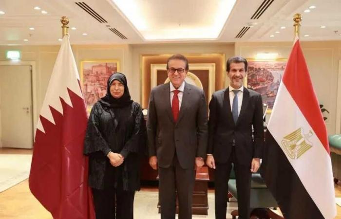 وزير
      الصحة
      يستقبل
      مستشار
      رئيس
      الوزراء
      القطري
      لشؤون
      الصحة
      العامة
      والمرشحة
      لمنصب
      المدير
      العام
      لمنظمة
      الصحة
      العالمية