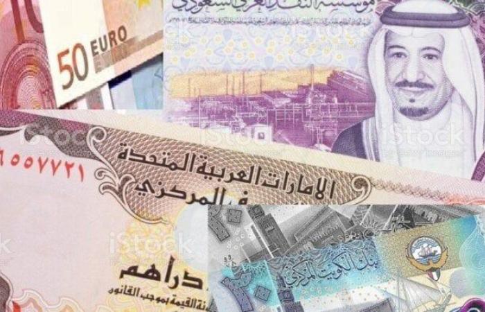 بالبلدي: أسعار
      العملات
      العربية
      والأجنبية
      اليوم
      الثلاثاء
      13
      أكتوبر
      2026..
      الدولار
      واليورو
      بكام؟