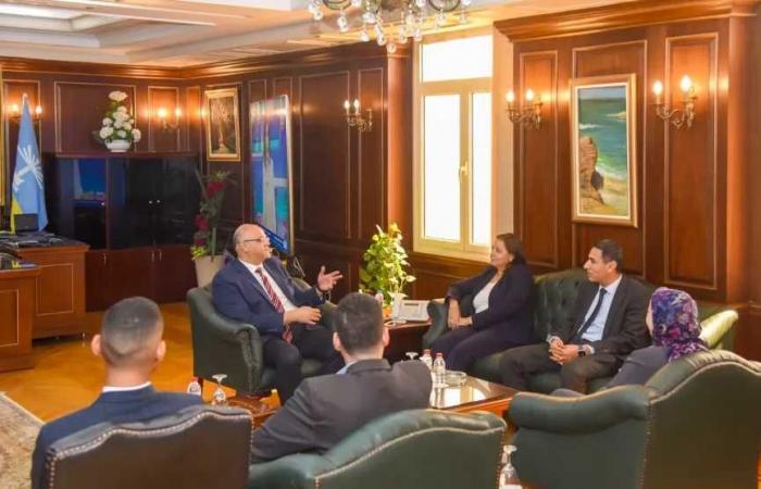 محافظ
      الإسكندرية
      يبحث
      مع
      الجهاز
      القومي
      لتنظيم
      الاتصالات
      تعزيز
      الوعي
      بالأمن
      السيبراني..
      وحماية
      الأطفال
      من
      مخاطر
      الإنترنت*
