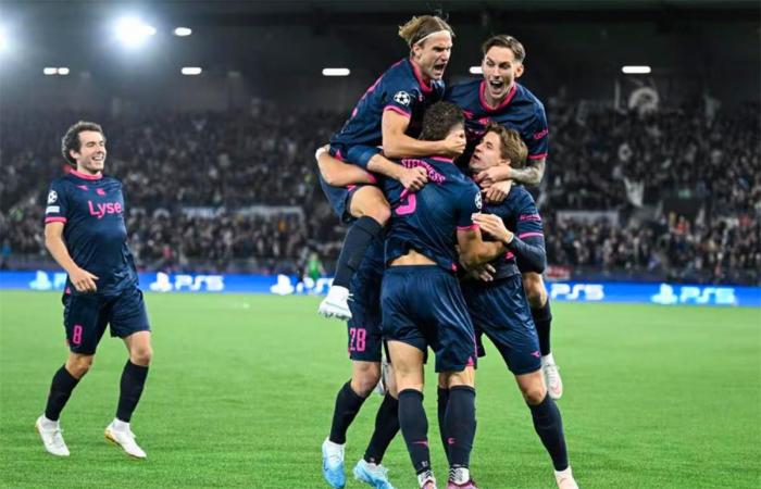 بالبلدي : فيديو
      |
      فايكنج
      يصدم
      بايرن
      ميونخ
      وآرسنال
      يتخطى
      ليل
      بثلاثية
      في
      دوري
      أبطال
      أوروبا