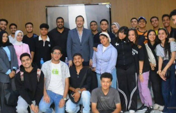 بالبلدي: جامعة
      طنطا
      تطلق
      ورشة
      متخصصة
      في
      التمثيل
      والإخراج
      بالتزامن
      مع
      مشروع
      «مسرح
      المواجهة
      والتجوال»
