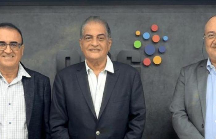بالبلدي : تعيين
      نضال
      أبوزكي
      أمينًا
      عامًا
      لجوائز
      الذكاء
      الاصطناعي
      للشرق
      الأوسط
      وأفريقيا
      ضمن
      «كايرو
      آي
      سي
      تي
      2026»