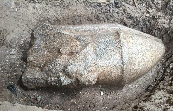 بالبلدي: حفائر
      الإنقاذ
      تكشف
      عن
      بقايا
      تمثالين
      ضخمين
      للملك
      رمسيس
      الثاني
      بمحافظة
      الغربية