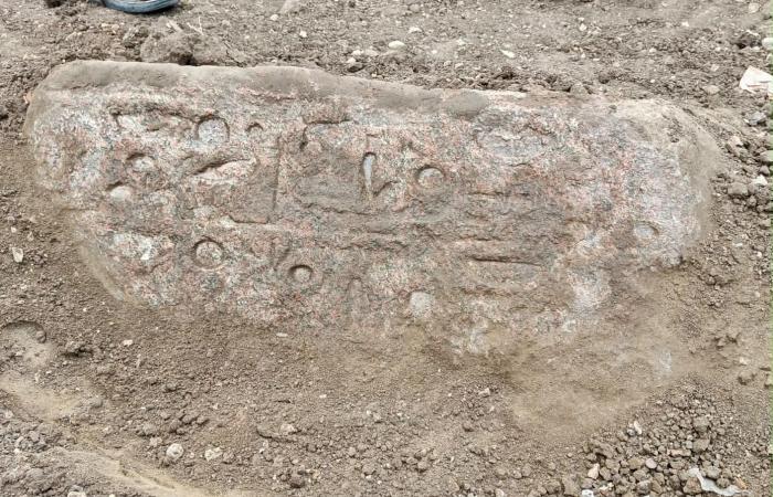 بالبلدي: حفائر
      الإنقاذ
      تكشف
      عن
      بقايا
      تمثالين
      ضخمين
      للملك
      رمسيس
      الثاني
      بمحافظة
      الغربية