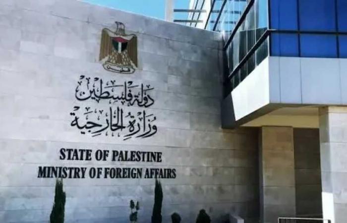 الخارجية
      الفلسطينية
      تدين
      إحراق
      مستوطنين
      مسجدا
      وممتلكات
      للمواطنين
      شمال
      شرق
      القدس