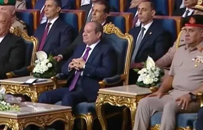 السيسي:
      التحديات
      أكبر
      من
      أي
      رئيس
      أو
      تيار
      سياسي..
      لكنها
      ليست
      أكبر
      من
      الشعب
      المصري