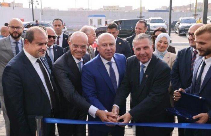 بالبلدي : باستثمارات
      700
      مليون
      جنيه..
      وزير
      النقل
      يفتتح
      ميناء
      العامرية
      الجاف
      في
      الإسكندرية