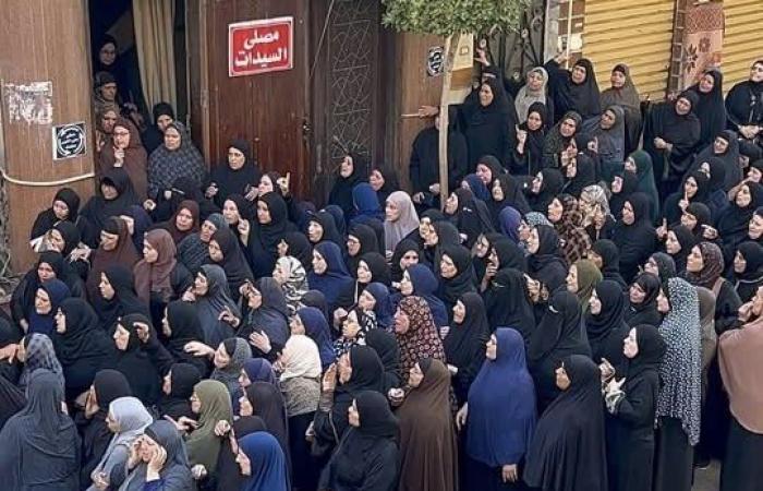 بالبلدي : تشييع
      جنازة
      ابن
      خالة
      الفنان
      مصطفى
      شعبان
      في
      البتانون
      بالمنوفية